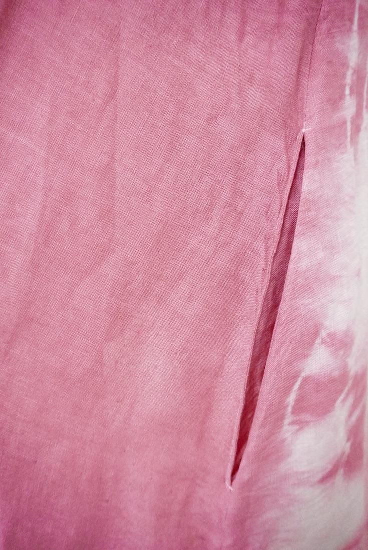 French Linen Back open op Bougainvillea