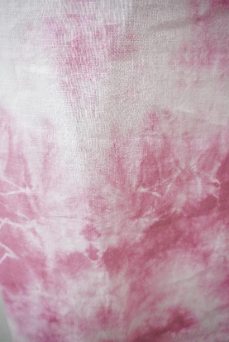 French Linen Back open op Bougainvillea