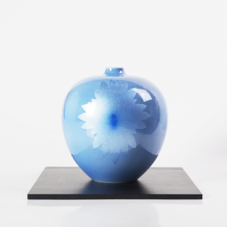 壺　淡青釉裏銀彩花文／中田一於<img class='new_mark_img2' src='https://img.shop-pro.jp/img/new/icons5.gif' style='border:none;display:inline;margin:0px;padding:0px;width:auto;' />