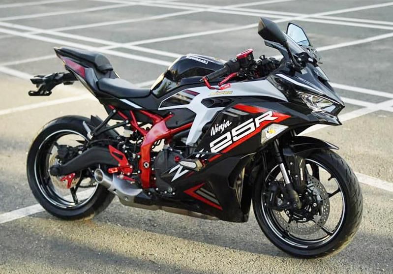 2022超人気 ZX-25R ZX-4R Z650RS NINJA650 Z650 アルミ製 マスターシリンダーガード 黒 SNIPER スナイパー SP0100BK ZX-25R(20年) マスターシリンダーガード SNIPER(スナイパー)