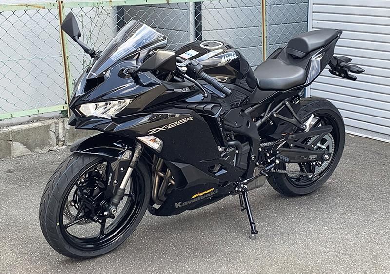 NINJA ZX-25R ZX-4R ストリート用 バックステップ 黒 クイック NINJA ZX-25R ZX-4R ストリート用 バックステップ 黒 クイック