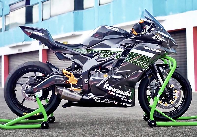 NINJA ZX-25R ZX-4R SE ストリート用 バックステップ 黒 NINJA ZX-25R ZX-4R SE ストリート用 バックステップ 黒