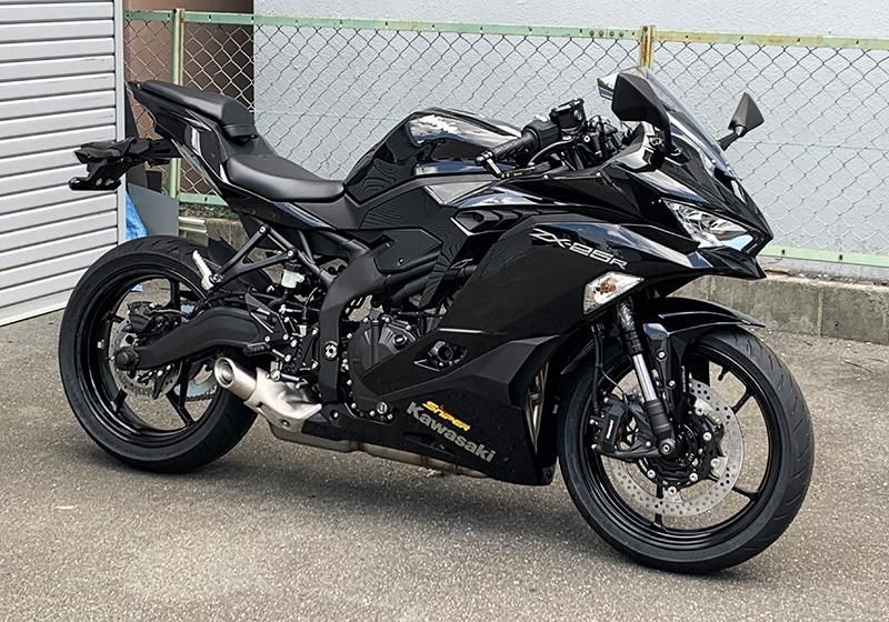 NINJA ZX-25R ZX-4R SE ストリート用 バックステップ 黒 NINJA ZX-25R ZX-4R SE ストリート用 バックステップ 黒