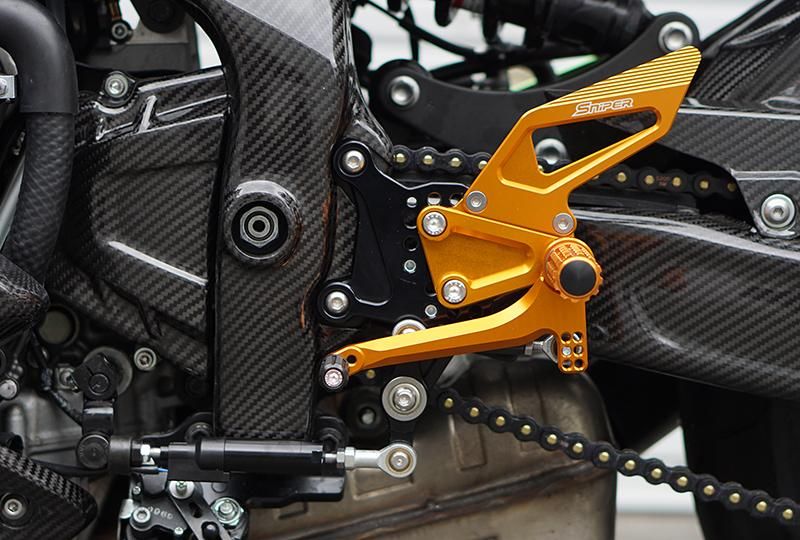 STRIKER SPECIAL STEP KIT 4ポジション KAWASAKI ZX-10R/RR 16