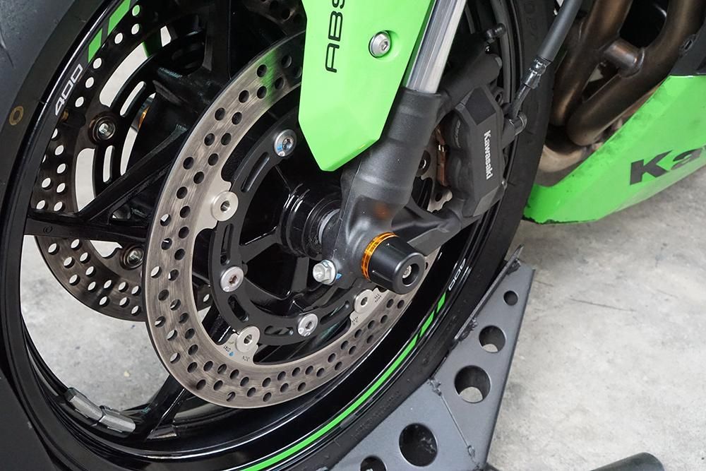 NINJA ZX-25R ZX-4R フロント アクスルスライダー 緑 SNIPER