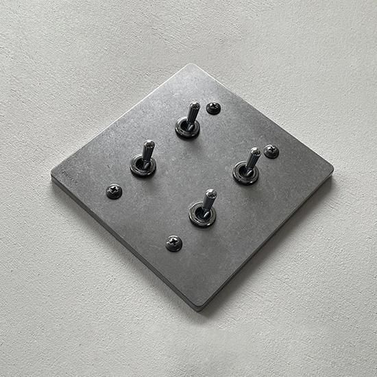 トグルスイッチプレート アルミダイカスト 2連/4口 | 住宅照明用