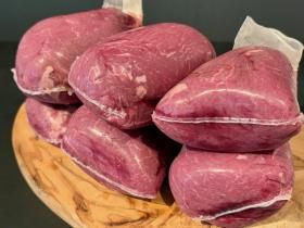 【不定貫】国産牛ランプ　経産牛/切るだけスペック　6分割(1本分)　約2.5kg～3.5kg