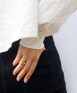 Gold volume ring