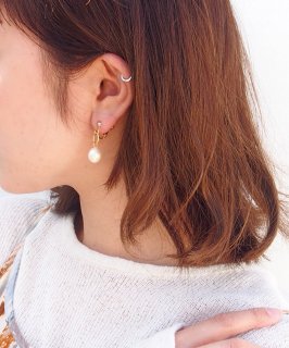 Pearl earring