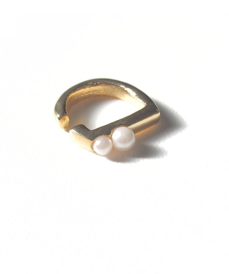 Plump pearl ear cuff