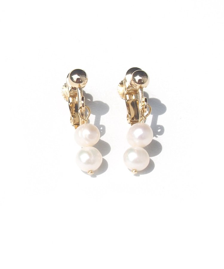 Freshwater pearl earring