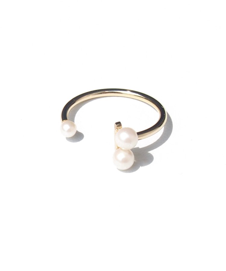 Pearl ring
