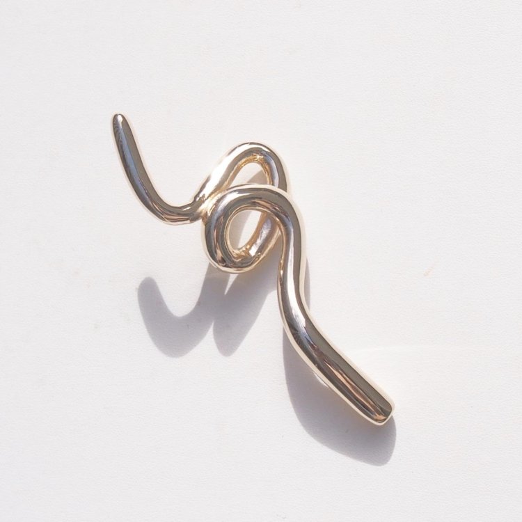 <img class='new_mark_img1' src='https://img.shop-pro.jp/img/new/icons8.gif' style='border:none;display:inline;margin:0px;padding:0px;width:auto;' />nuance metal hair hook