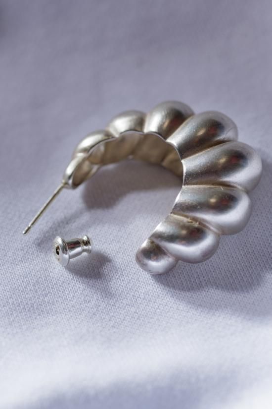【メーカー公式ショップ】 pierce hoop shell - shop online japan｜official T. アクセサリー