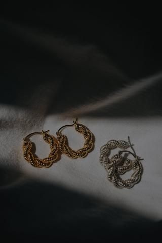 twist hoop pierce