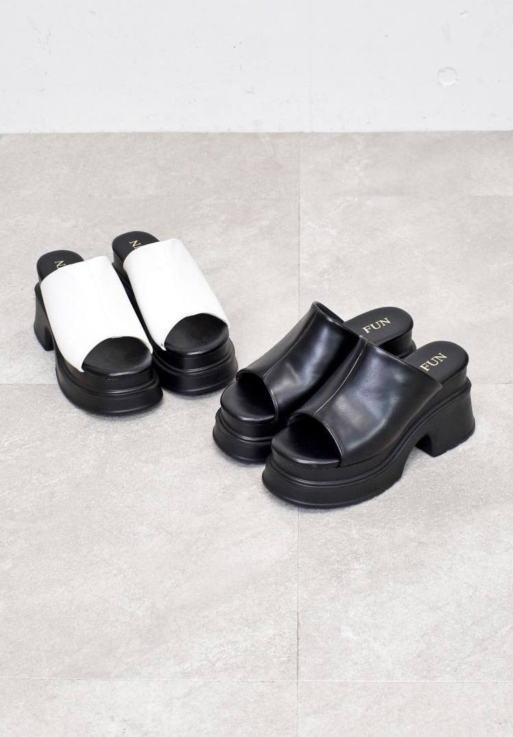 新品未使用 Öffen フリル付きフラットシューズ 25cm
