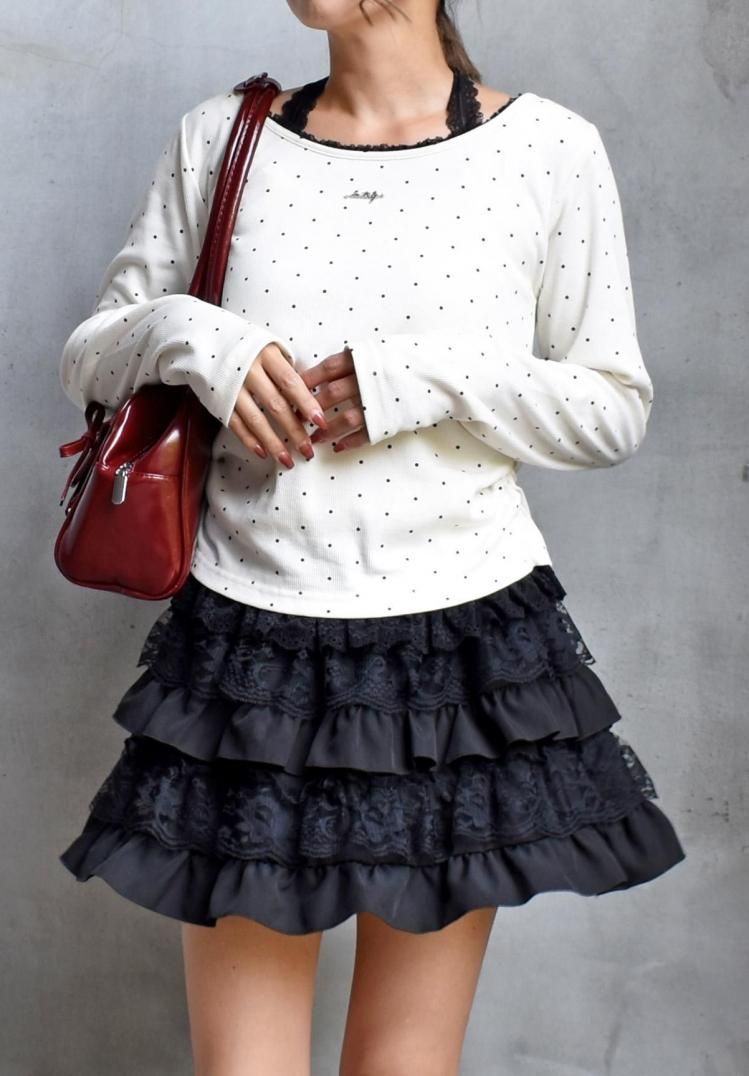 kanaです❣️新品未使用❣️黒いフリル付き半袖チュニックF 271728-0702.jpg