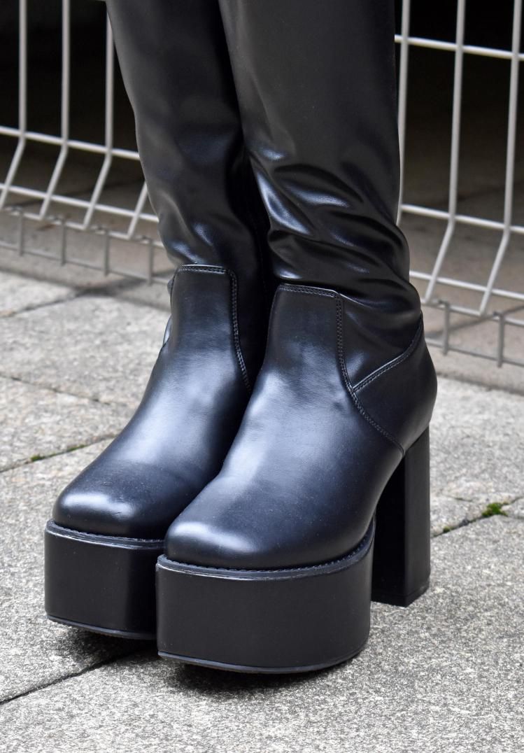 チャンキーヒールブーツ - FUN OnlineStore
