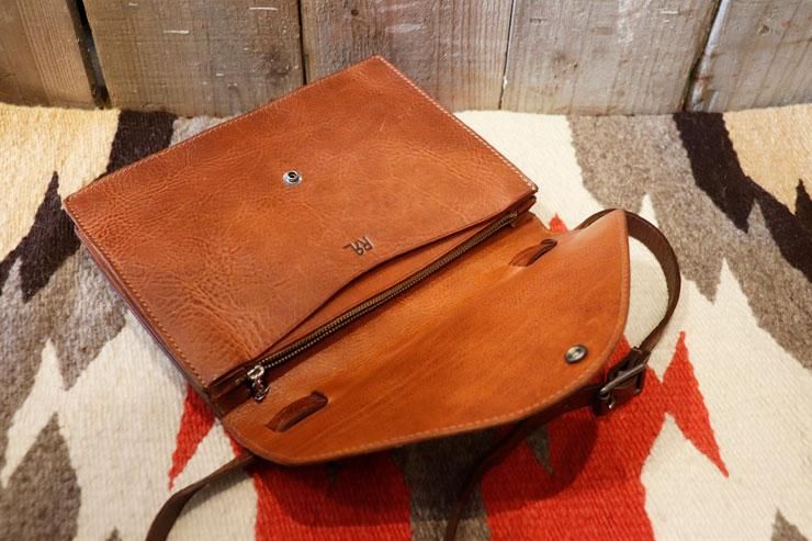 RRL(ダブルアールエルラルフローレン):レザー ショルダー バッグ RRL(ダブルアールエルラルフローレン):レザー ショルダー バッグ
