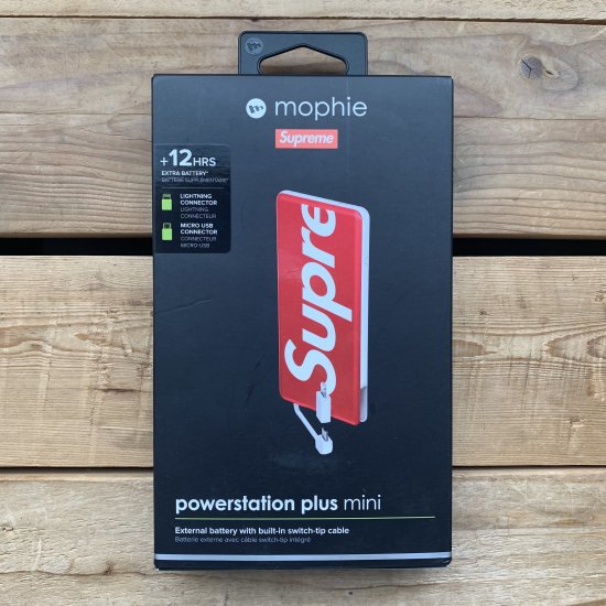 supreme mophie power station