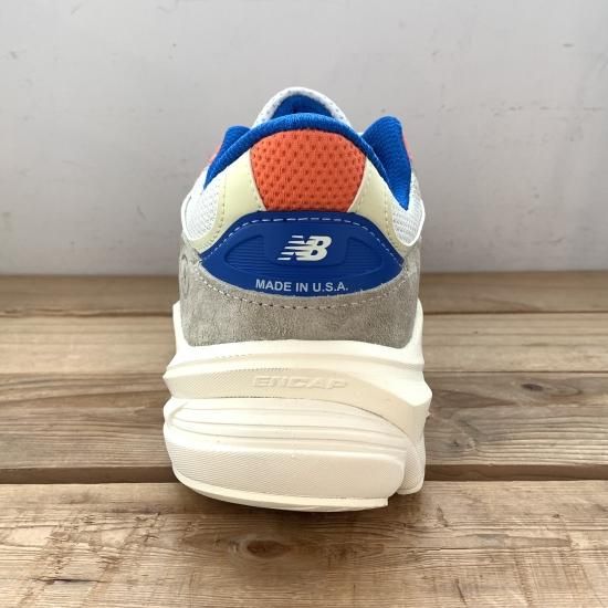 Kith x Madison Square Garden x New Balance 990 V6 Sandrift Kith x Madison Square Garden x New Balance 990 V6 Sandrift