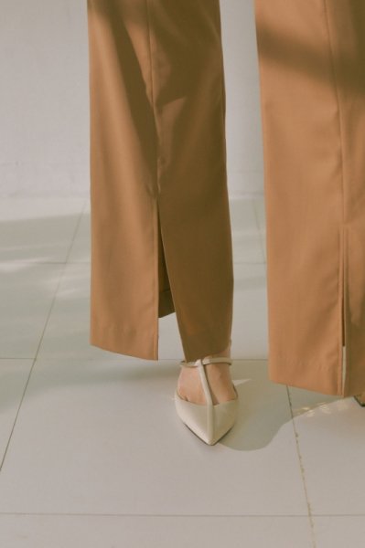 AMYER - Front Slit Pants(Brown)