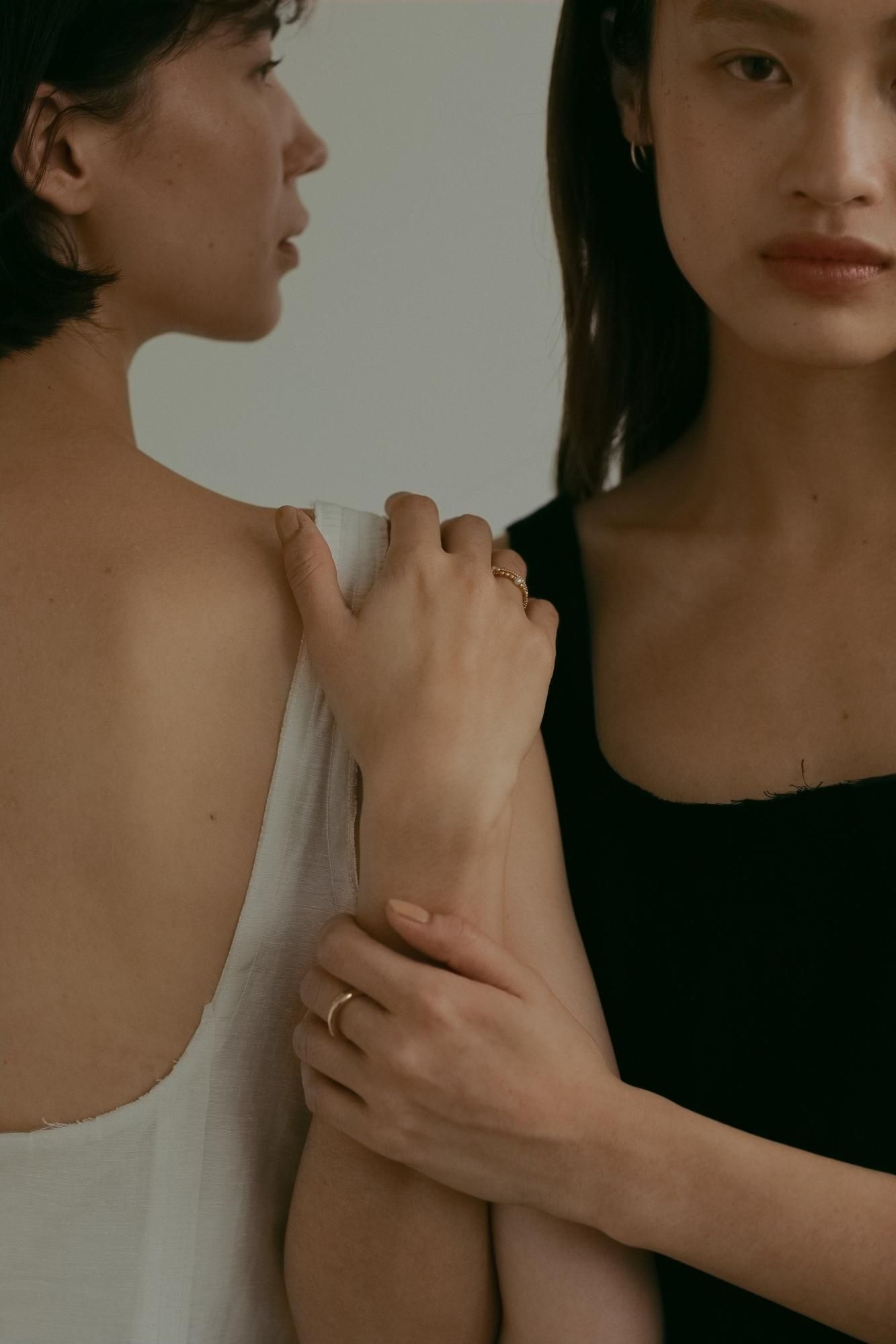 シアーカッティングワンピース（ホワイト）