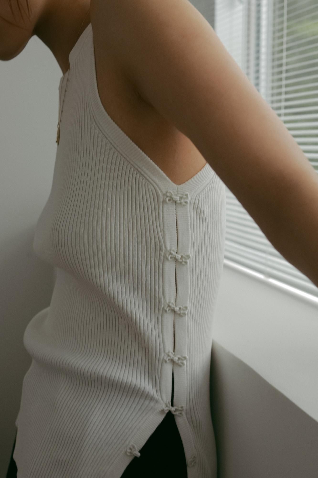 リエルリシェ　rielle riche サイドホック　　タンクトップ　ホワイト サイドホックタンクトップ（オフホワイト）