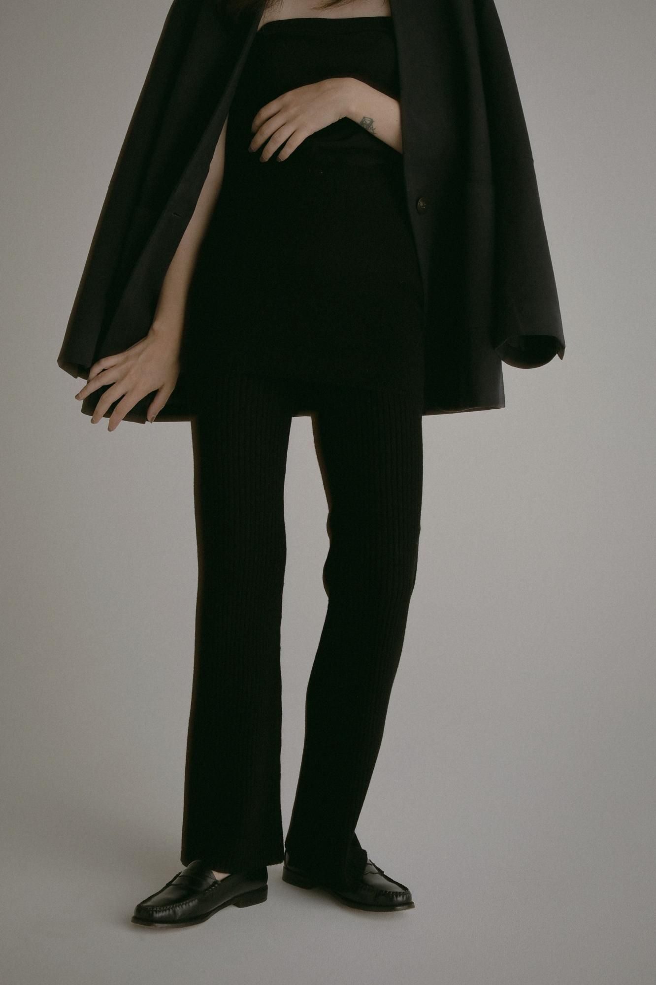 PROTAGONISTA ウール リブニット パンツ リブ編み ブラック フレア PROTAGONISTA ウール リブニット パンツ リブ編み ブラック