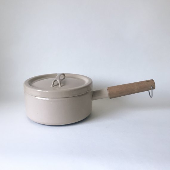 FINEL WOOD HANDLE PAN | beige