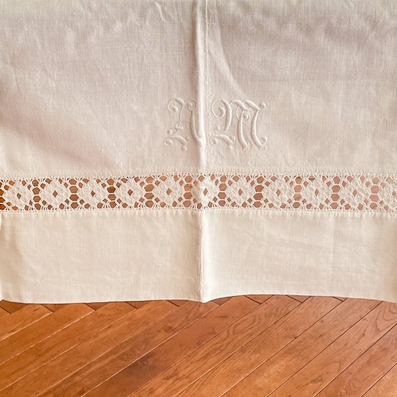 LINEN CLOTH with LACE