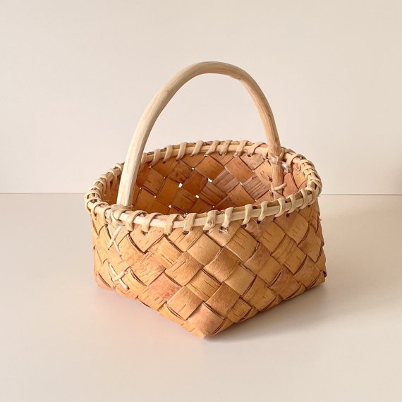 BIRCH BASKET with HANDLE