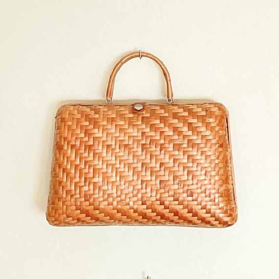 HANDBAG BASKET