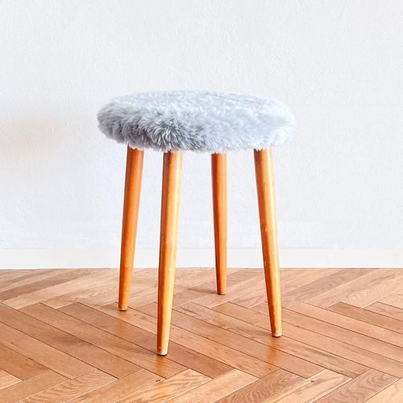 ROUND STOOL