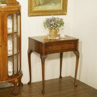 TABLE - Q'S ANTIQUES