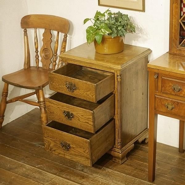 CHEST OF DRAWERS - Q'S ANTIQUES