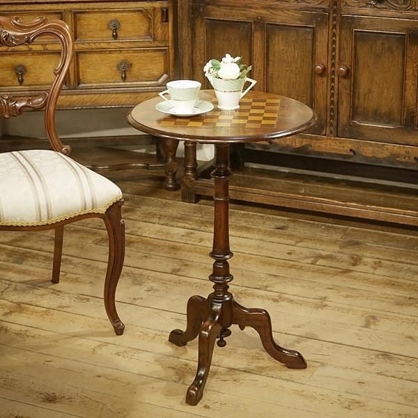 英国アンティーク家具 1900年代 ビクトリアン チェステーブル 英国アンティーク家具 1900年代 ビクトリアン チェステーブル