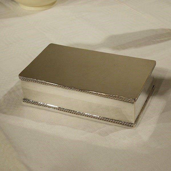 英国イギリスアンティーク シルバーボックス Sheffield Silver 英国イギリスアンティーク シルバーボックス Sheffield Silver