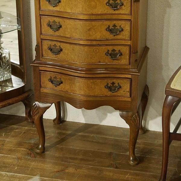 CHEST OF DRAWERS - Q'S ANTIQUES