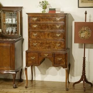 CHEST OF DRAWERS - Q'S ANTIQUES