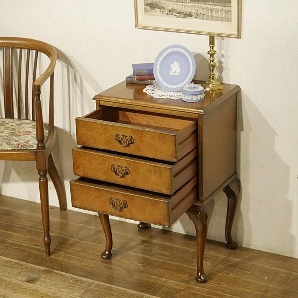 CHEST OF DRAWERS - Q'S ANTIQUES