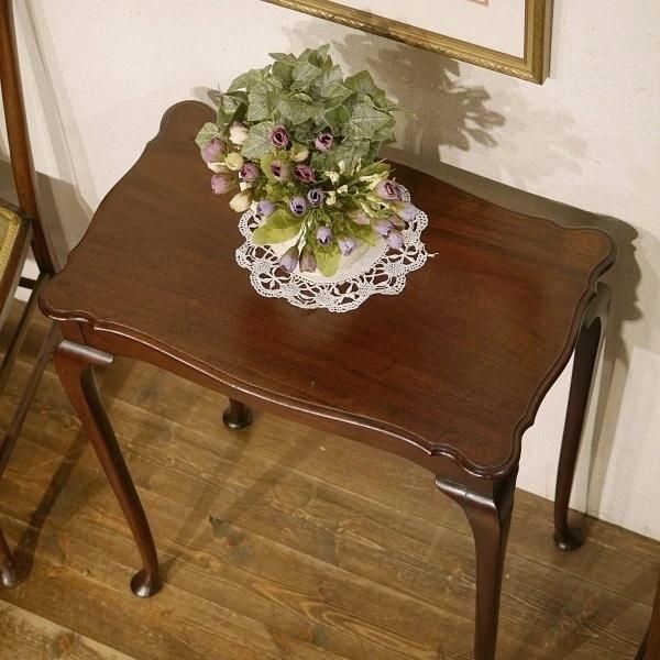 TABLE - Q'S ANTIQUES TABLE - Q'S ANTIQUES