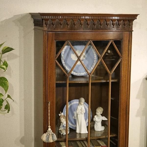 BOOKCASE - Q'S ANTIQUES BOOKCASE - Q'S ANTIQUES