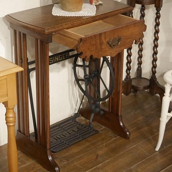 TABLE - Q'S ANTIQUES TABLE - Q'S ANTIQUES