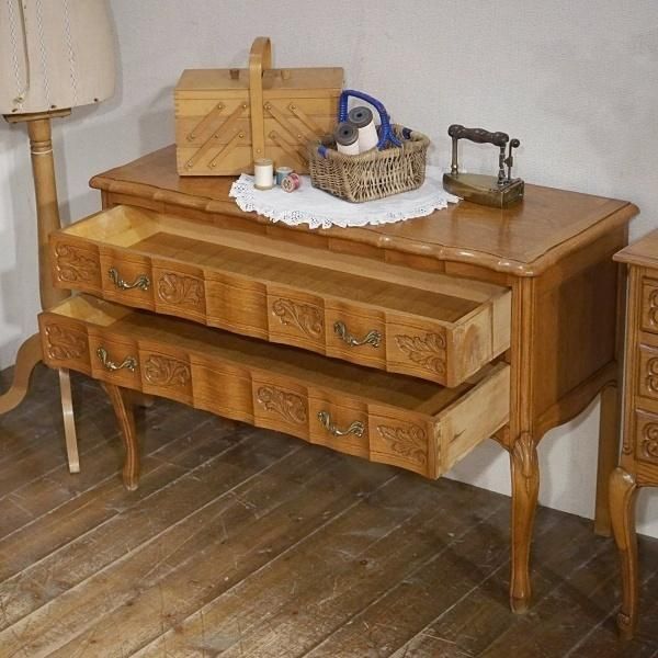 CHEST OF DRAWERS - Q'S ANTIQUES
