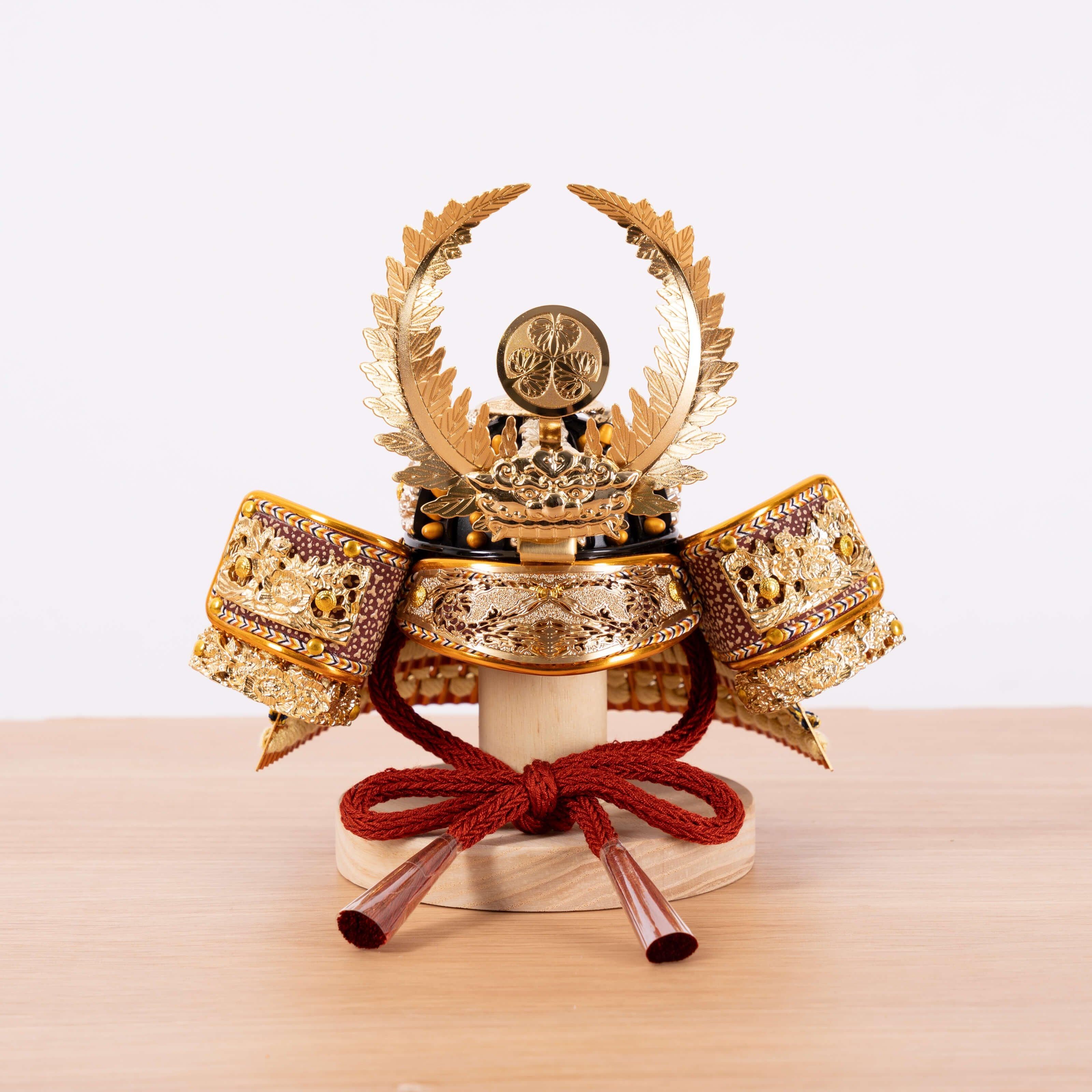 コンパクトでかわいい「KOTO×悠雅コラボ兜」