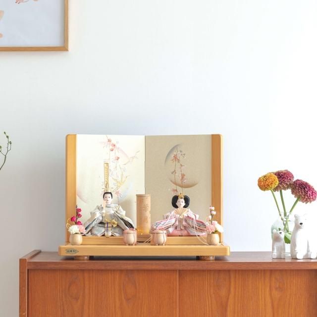 <img class='new_mark_img1' src='https://img.shop-pro.jp/img/new/icons20.gif' style='border:none;display:inline;margin:0px;padding:0px;width:auto;' />【早割】ことのひな人形 そら ひのき 平台
