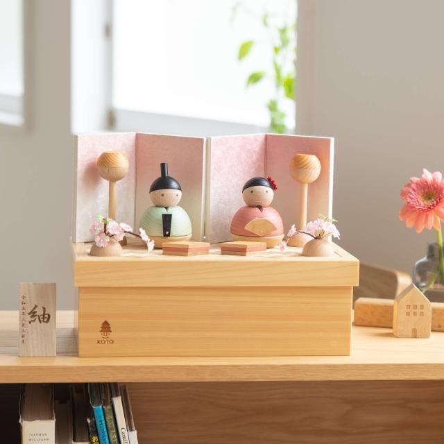ことの木製ひな人形 親王飾り 和紙 収納<img class='new_mark_img2' src='https://img.shop-pro.jp/img/new/icons29.gif' style='border:none;display:inline;margin:0px;padding:0px;width:auto;' />