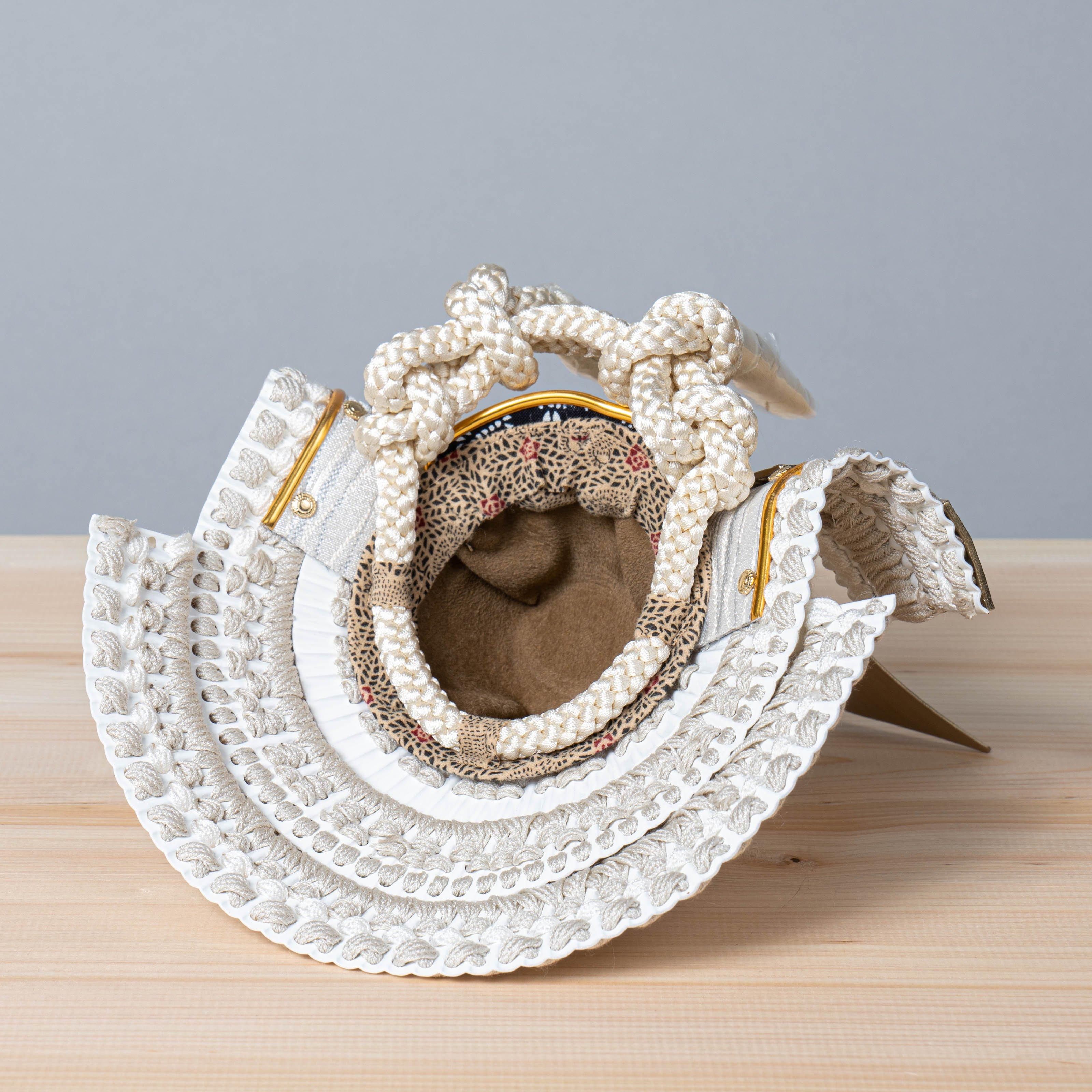 コンパクトでかわいい「ことの兜」