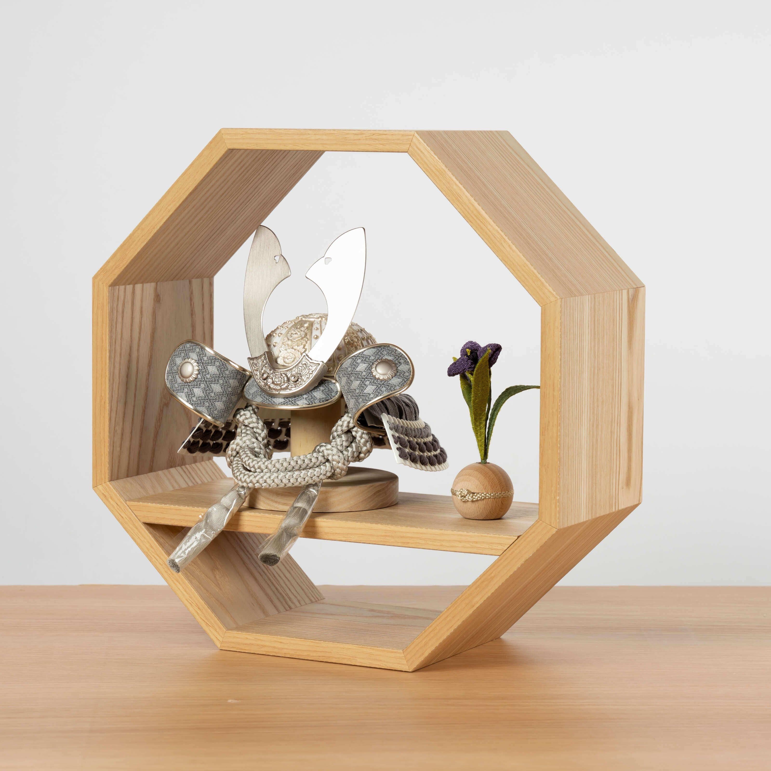 コンパクトでかわいい「ことのおぼこ兜」